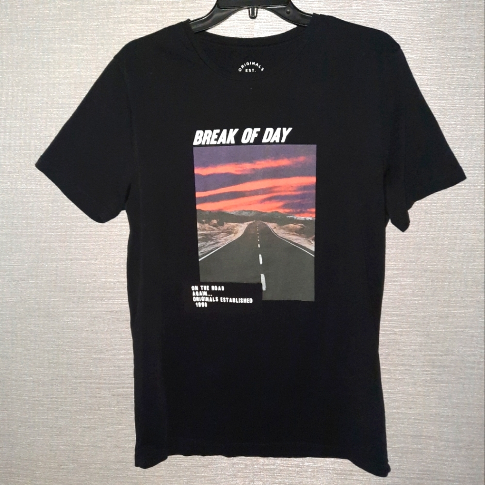 2/$20 Jack & Jones black short sleeve size medium size medium